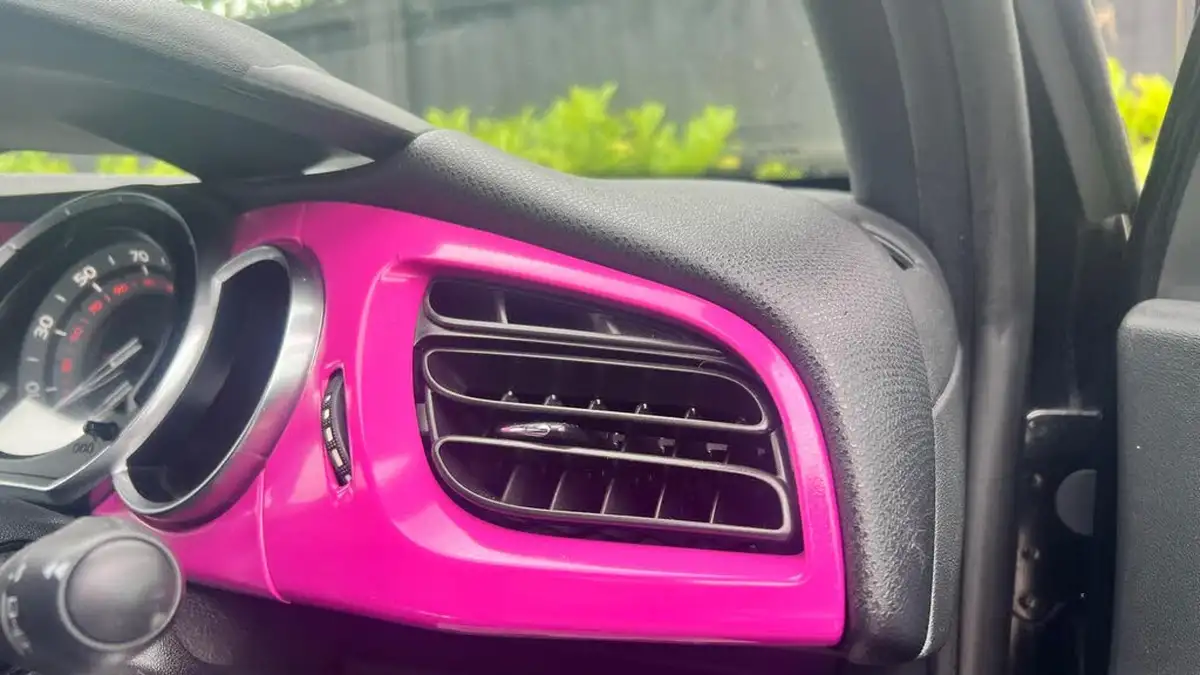 2014-citroen-ds3-16-dstyle-pink-big-39