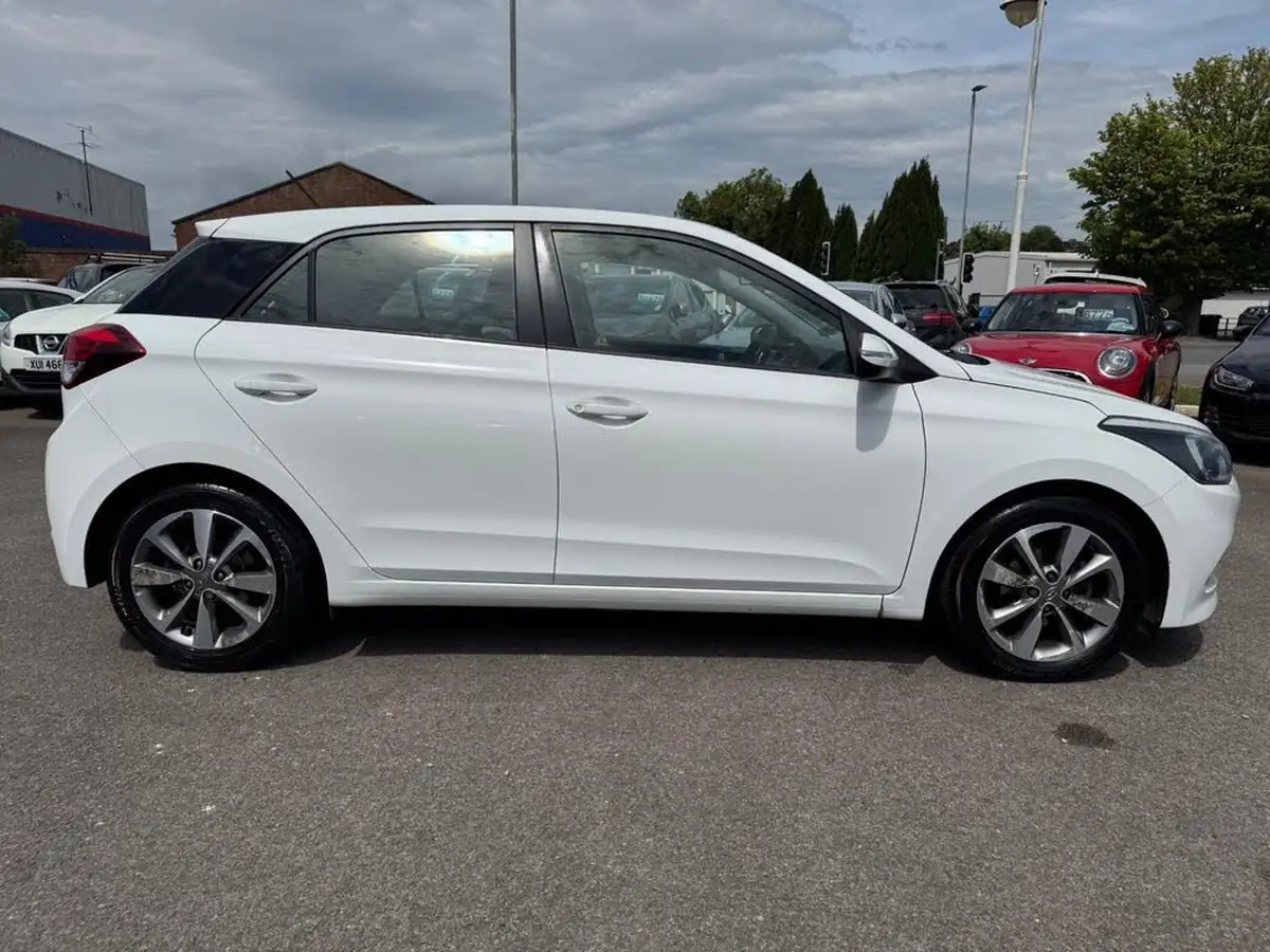 2016-hyundai-i20-12-blue-drive-se-hatchback-5d-big-7
