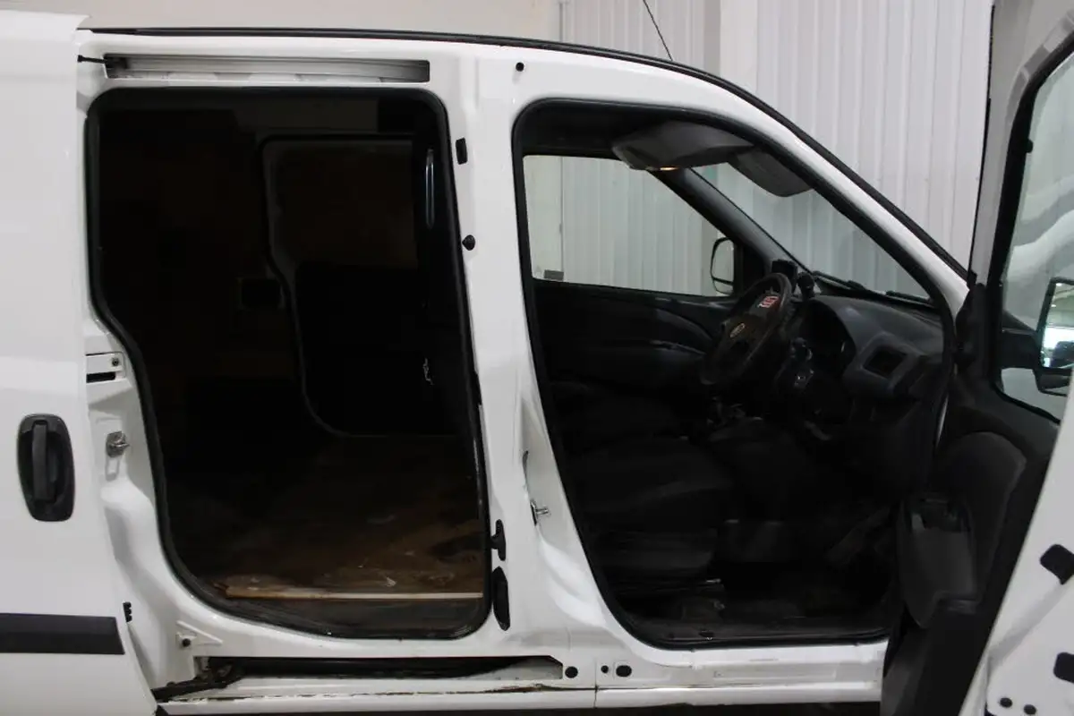 2021-fiat-doblo-cargo-16td-l2h1-maxi-tecnico-105bhpeu6dt-panel-van-big-12