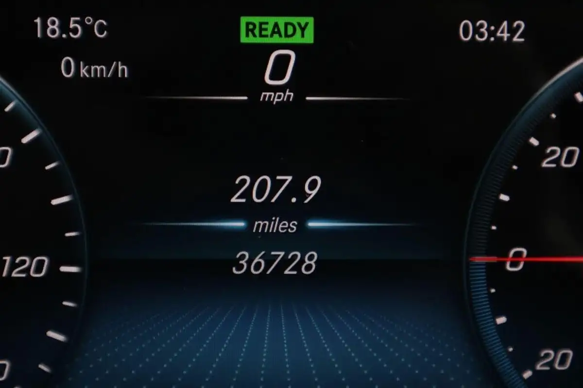 2021-mercedes-benz-eqc-e-eqc-400-amg-line-premium-big-50
