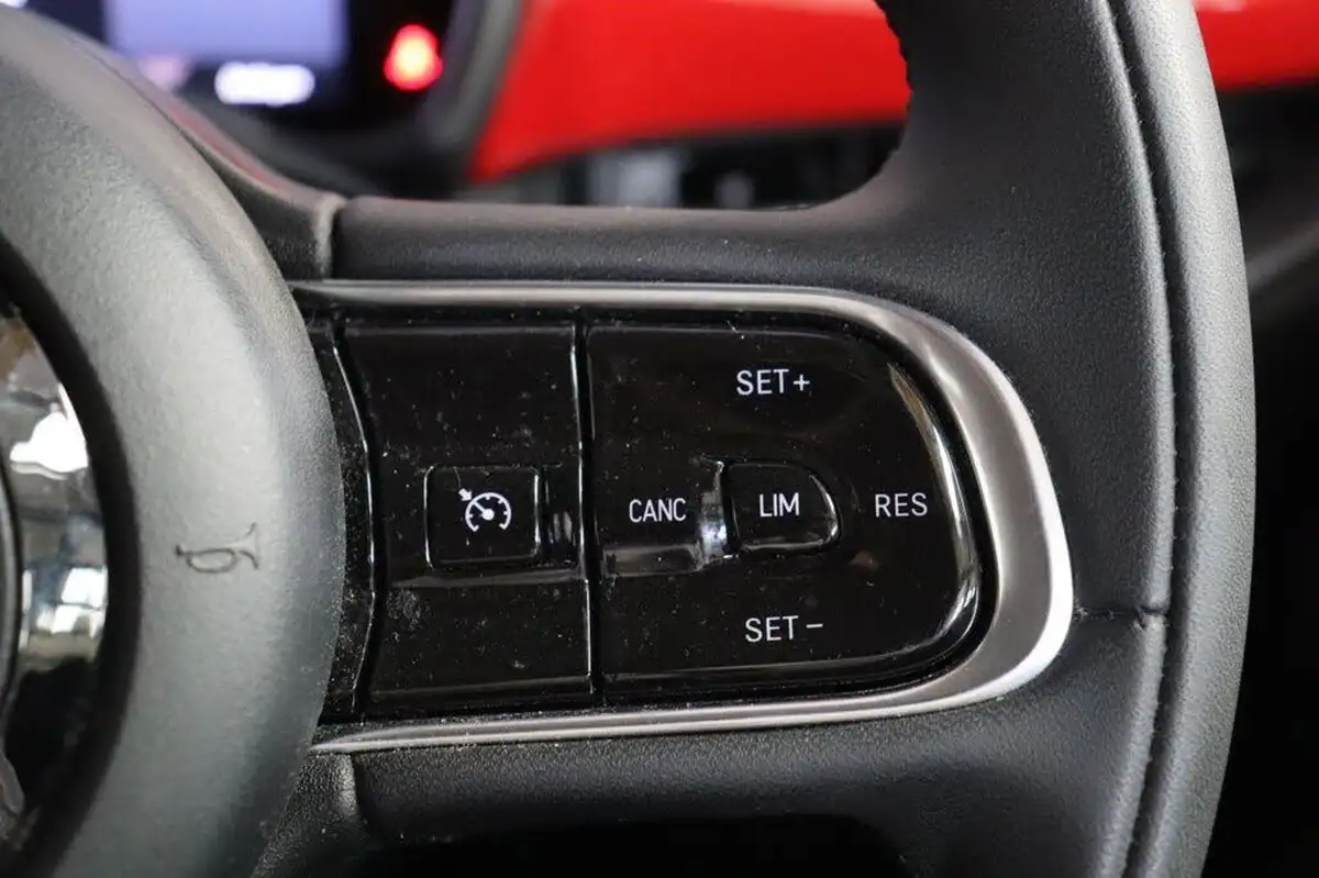 2022-fiat-500-e-red-117bhp-big-29