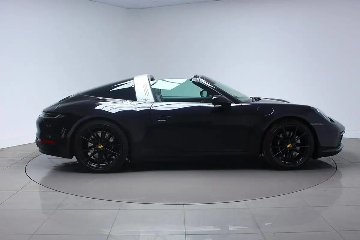 2023-porsche-911-30-targa-4s-pdk-big-4