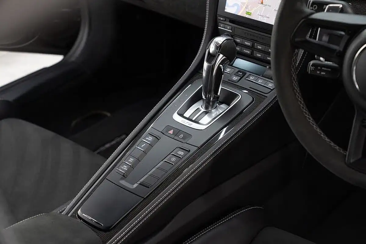 2022-porsche-cayman-718-40-cayman-gt4-big-4