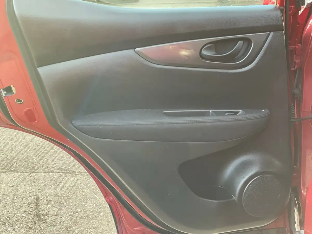 2015-nissan-qashqai-15dci-visia-smart-vision-pack-big-35