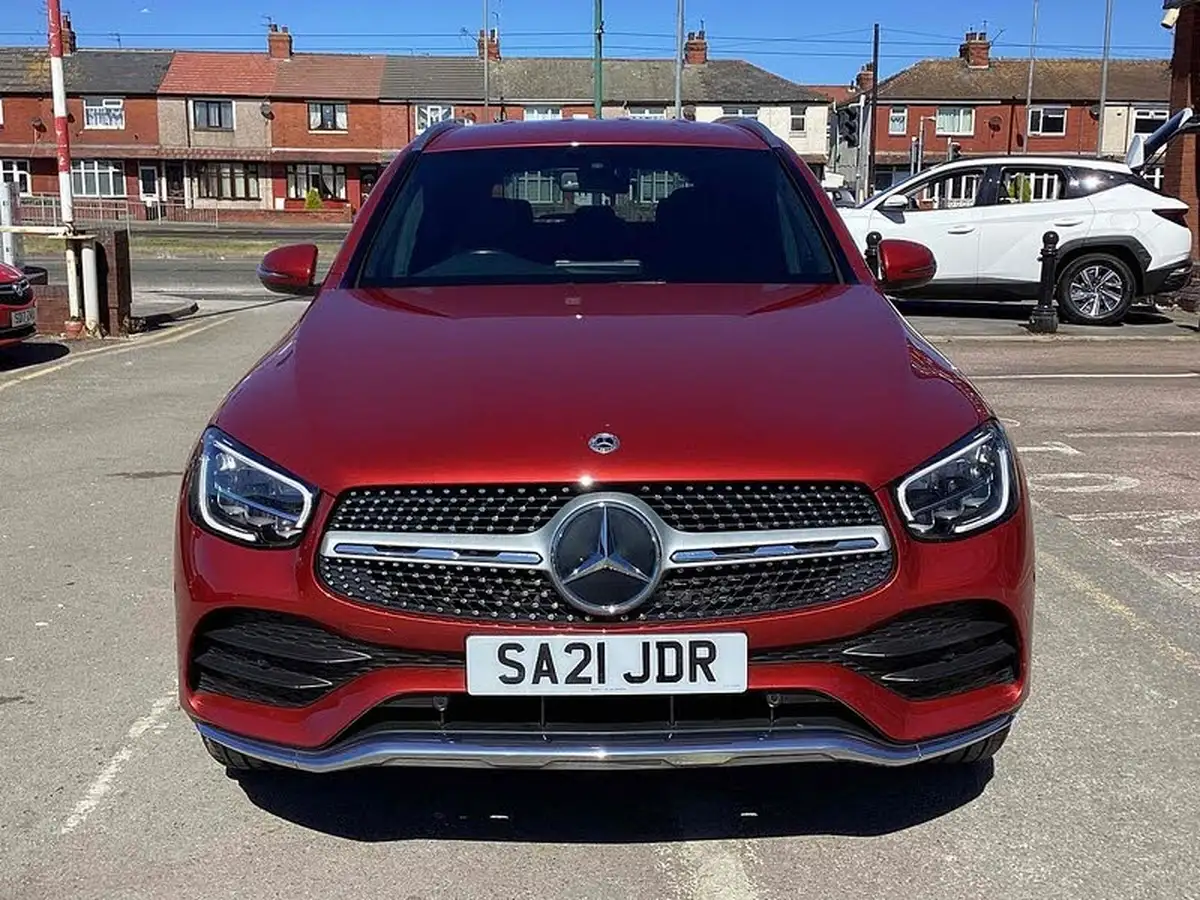 2021-mercedes-benz-glc-class-20d-glc220d-amg-line-station-wagon-5d-1950cc-4matic-plus-big-9