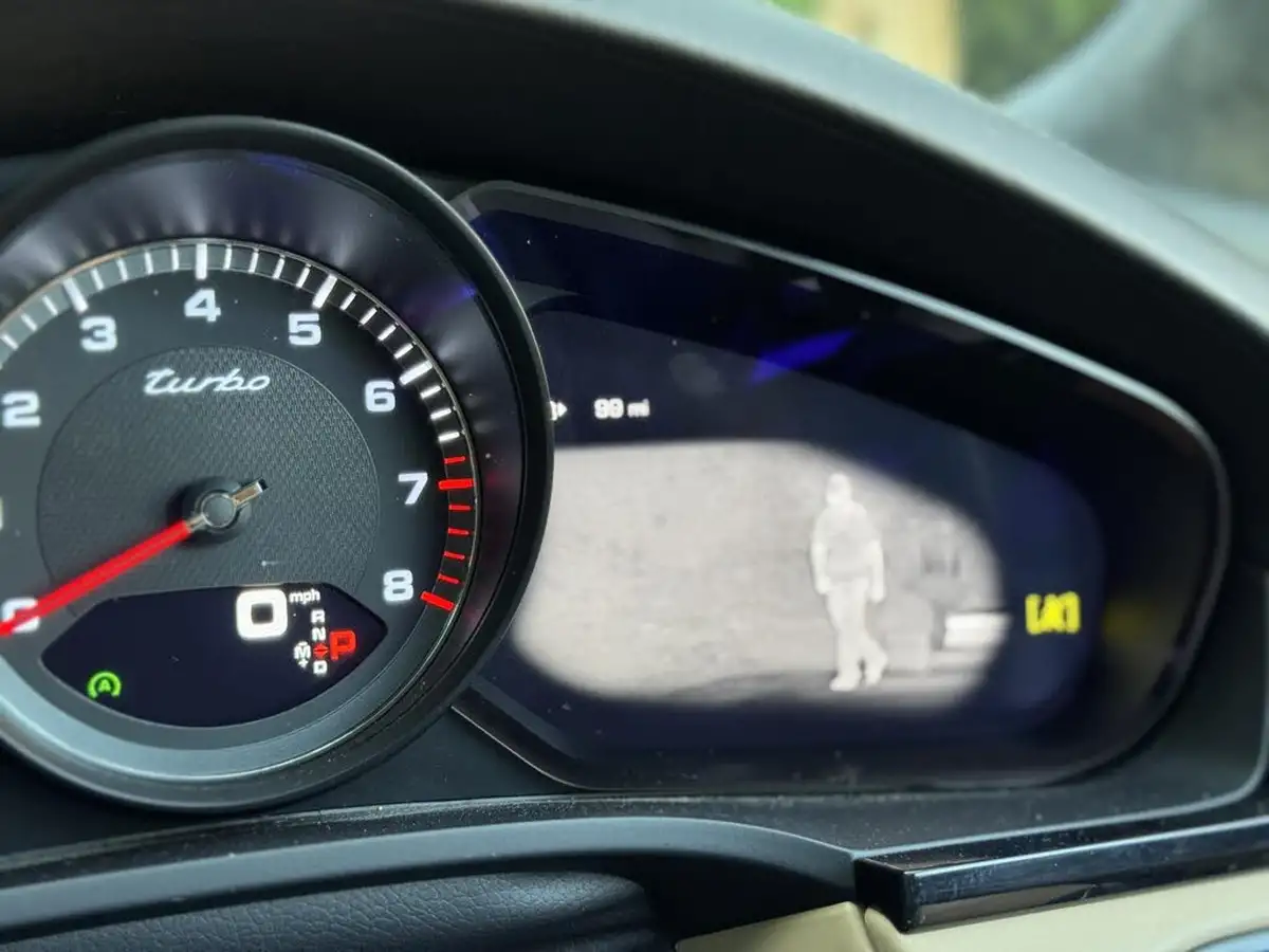 2018-porsche-cayenne-40-v8-turbo-big-21