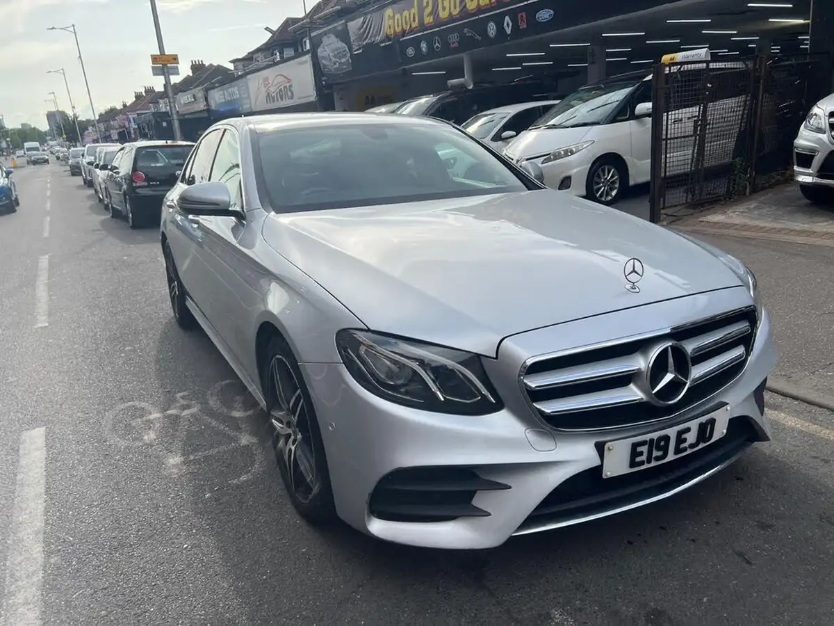 2019-mercedes-benz-e-class-20d-e220d-amg-line-saloon-4d-plus-big-0