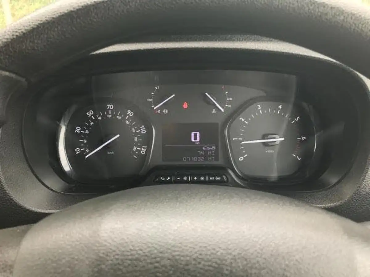 2021-peugeot-expert-15-bluehdi-compact-120bhp-big-24
