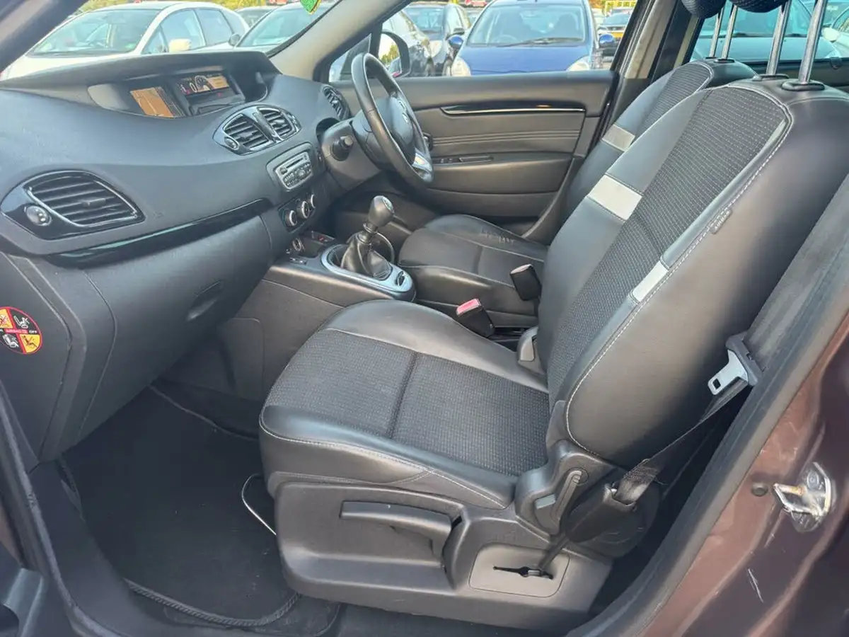 2011-renault-grand-scenic-15td-dynamique-tom-tom-110bhp-big-36