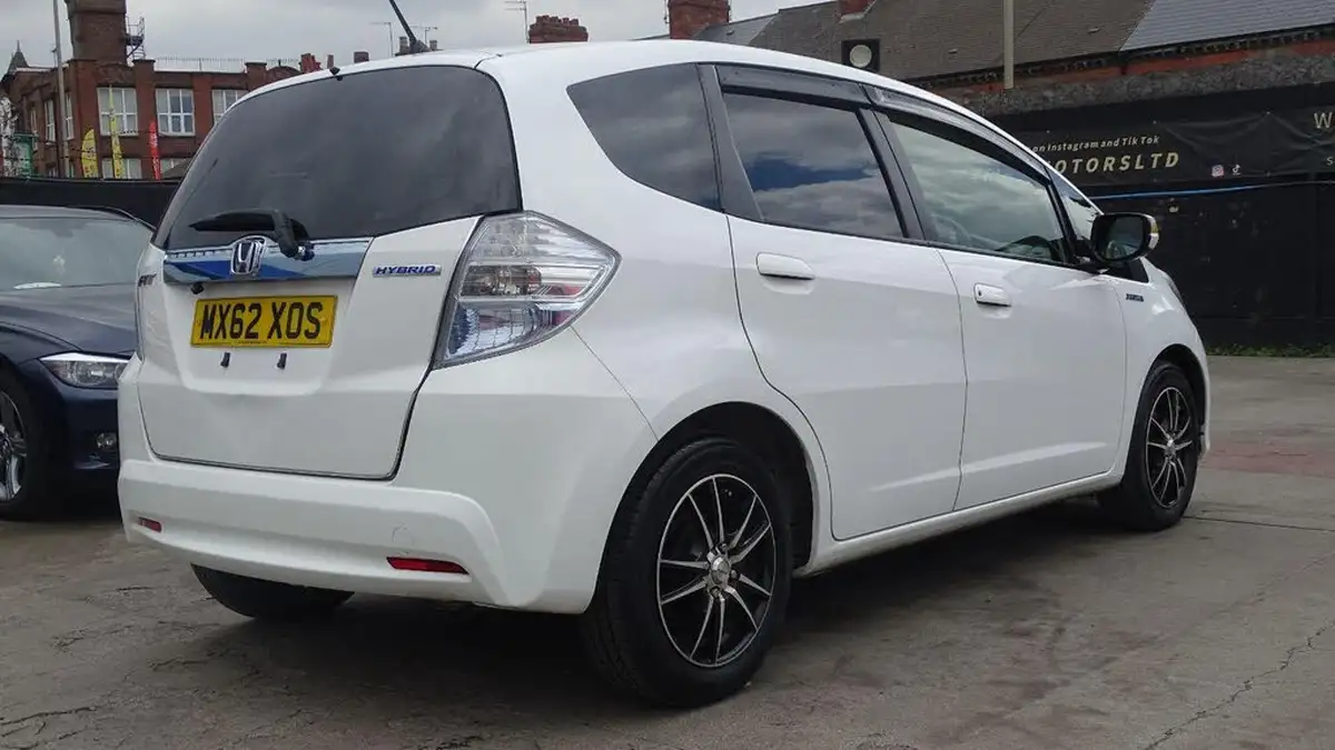 2013-honda-jazz-13-he-big-8