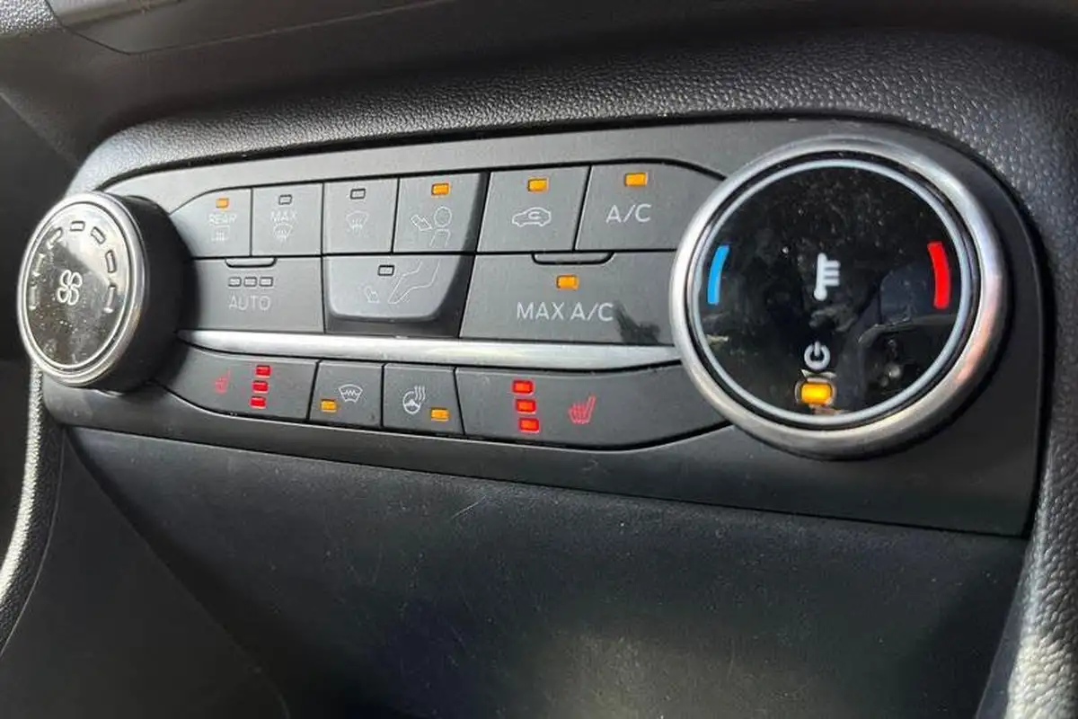 2023-ford-fiesta-10t-st-line-125ps-hybrid-mhev-big-32