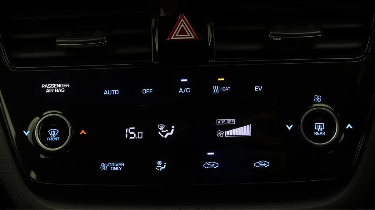 2022-hyundai-ioniq-e-premium-electric-big-12