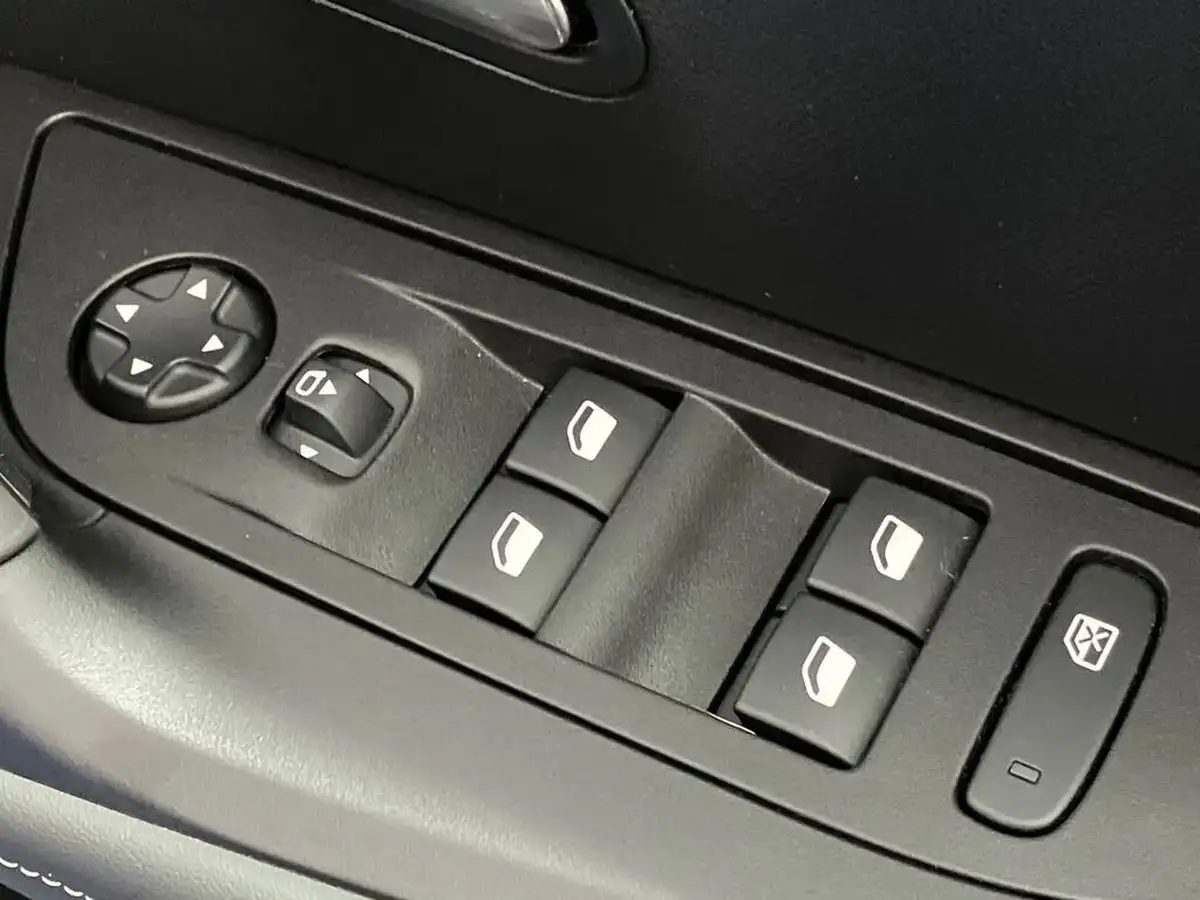 2024-peugeot-2008-suv-12-puretech-allure-130ps-eat8-big-20