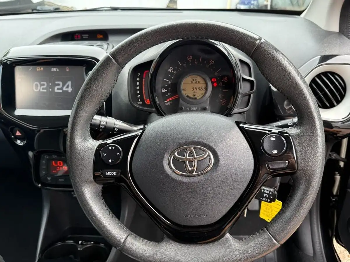 2014-toyota-aygo-10-vvt-i-x-clusiv-5d-big-23