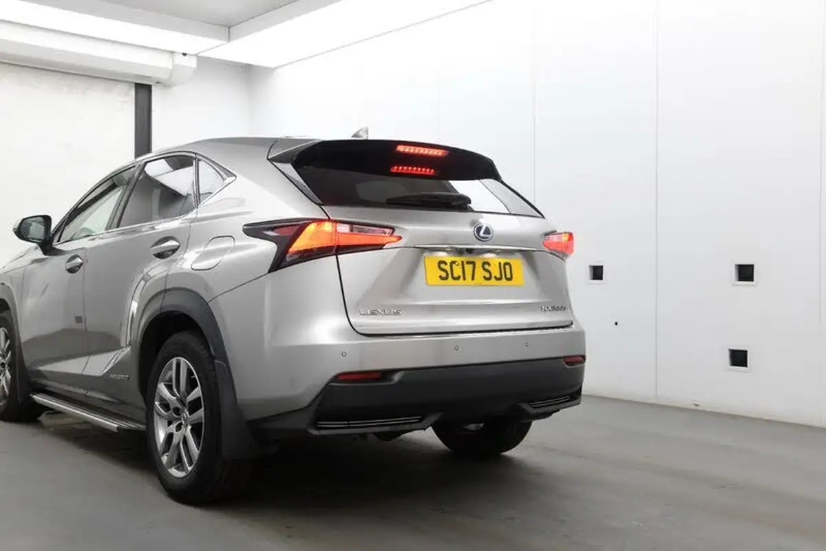 2017-lexus-nx-300h-25-luxury-big-6