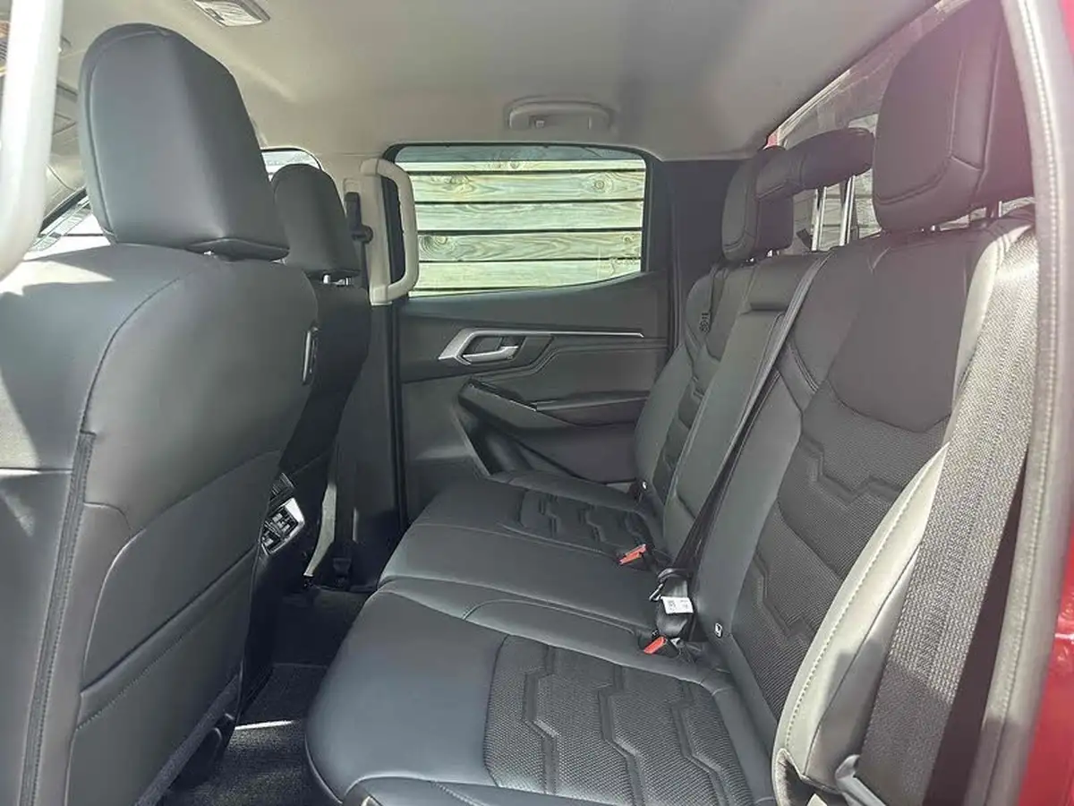 2023-isuzu-d-max-19td-dl40-big-19