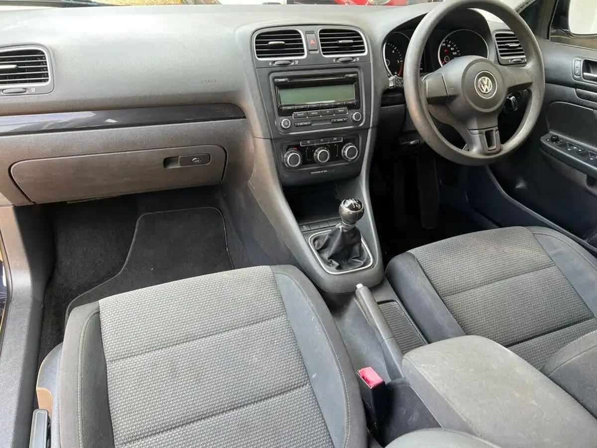 2011-volkswagen-golf-16td-se-105ps-estate-5d-big-2