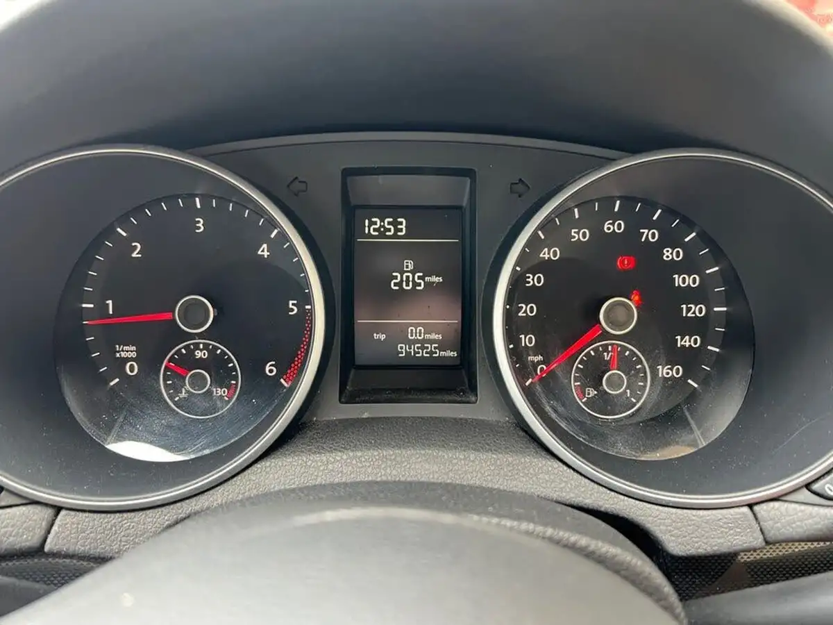 2011-volkswagen-golf-16td-se-105ps-estate-5d-big-26