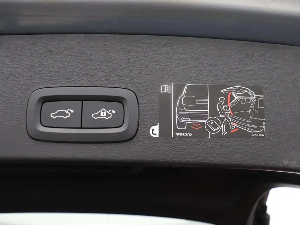 2019-volvo-xc40-20-t4-r-design-pro-awd-big-16