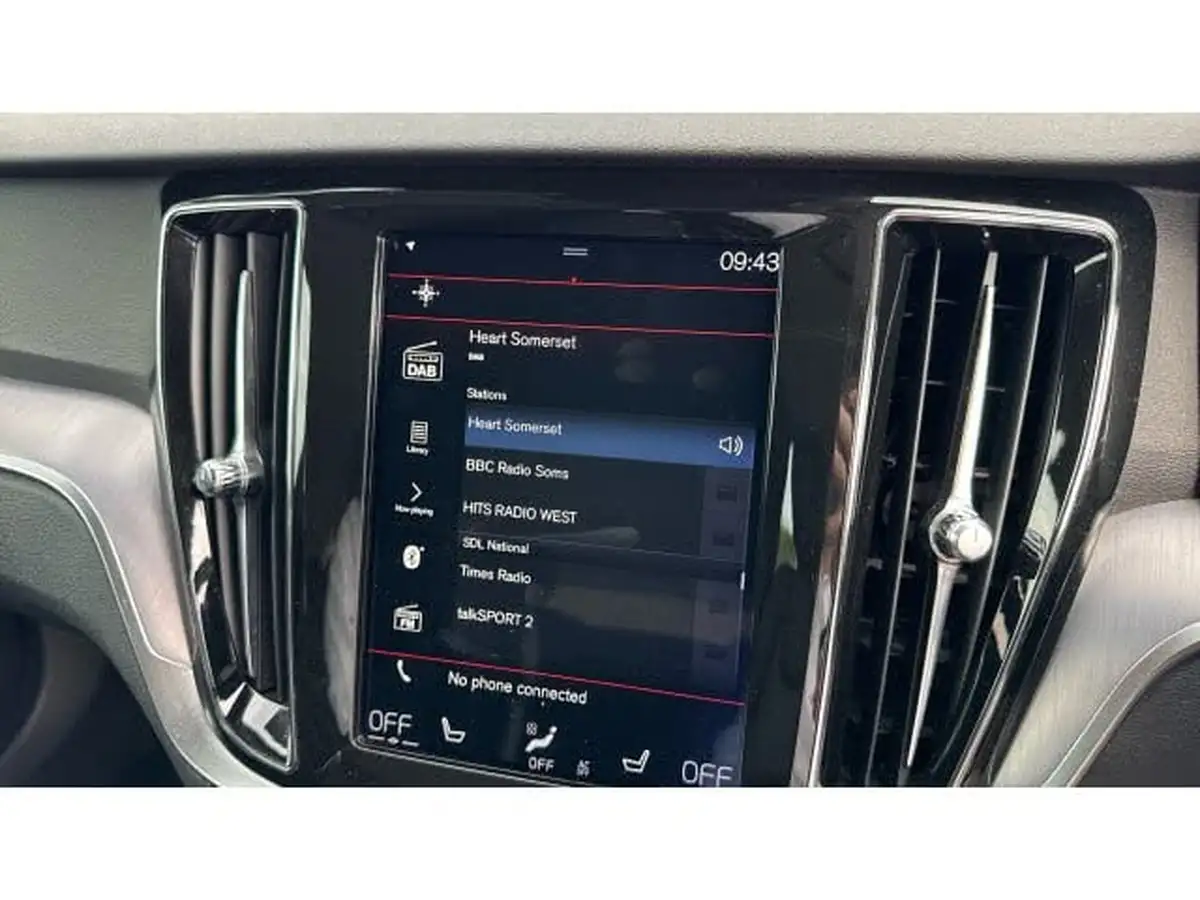2019-volvo-v60-20td-d4-cross-country-big-27