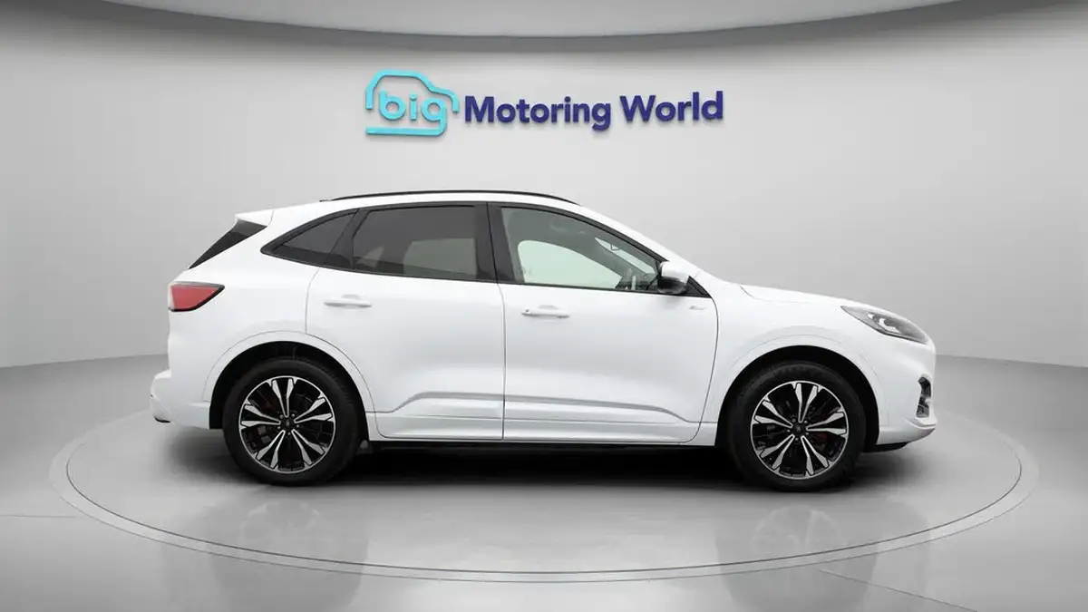 2022-ford-kuga-25t-st-line-x-edition-225ps-phev-big-8