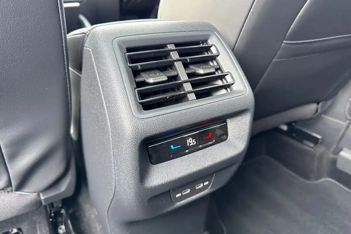 2024-volkswagen-tiguan-15-etsi-r-line-big-36