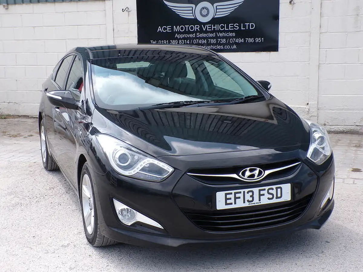 2013-hyundai-i40-17td-active-136ps-saloon-4d-big-1