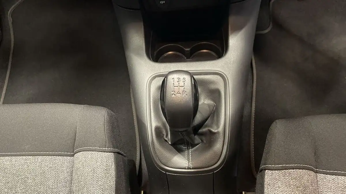 2022-citroen-c3-12-puretech-c-series-big-18