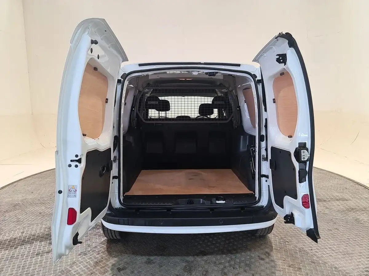 2021-renault-kangoo-maxi-big-22