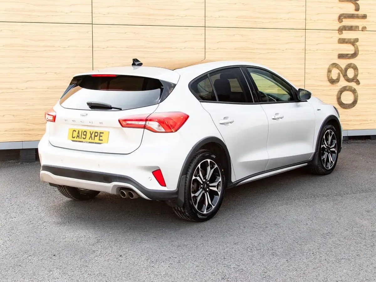 2019-ford-focus-15t-active-x-hatchback-big-1