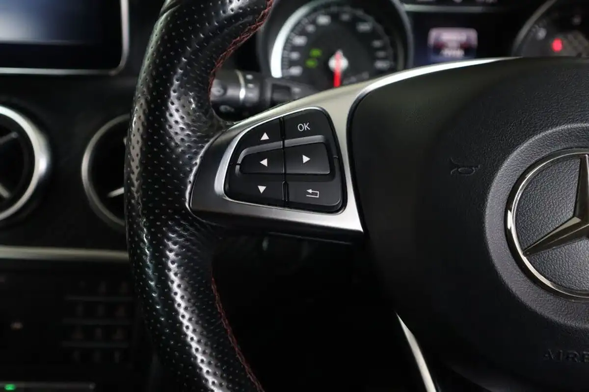 2016-mercedes-benz-a-class-21d-a200d-amg-line-136ps-executivess-big-20