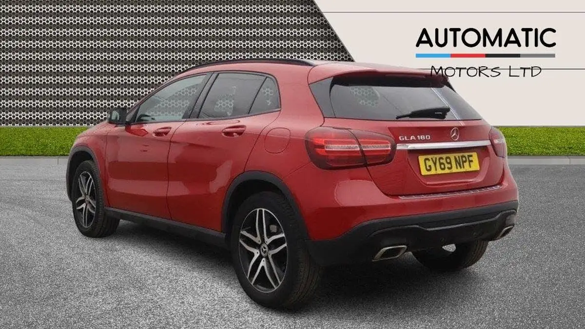 2019-mercedes-benz-gla-class-16-gla-180-urban-edition-7g-dct-big-3