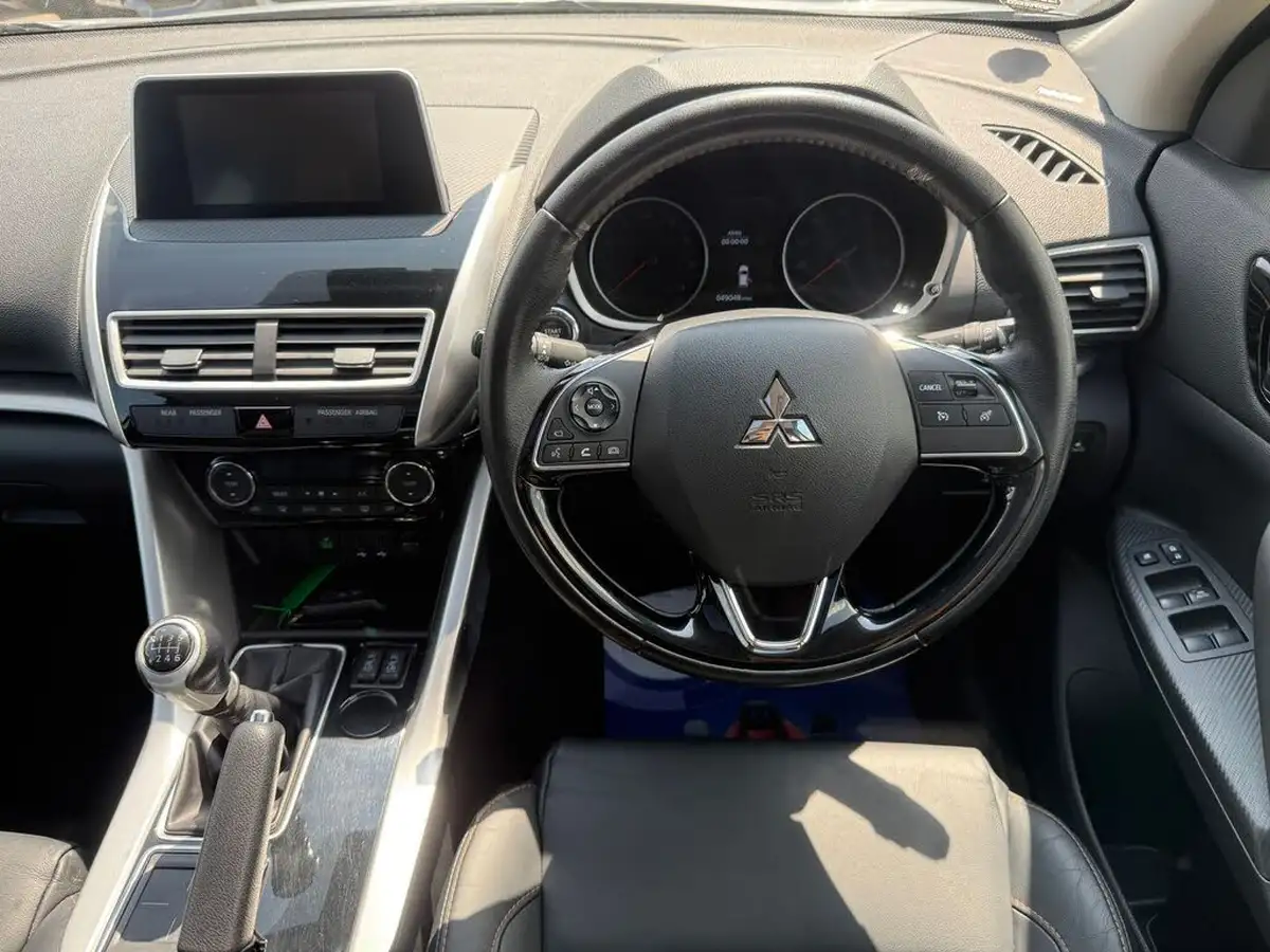 2018-mitsubishi-eclipse-cross-15-4-big-9