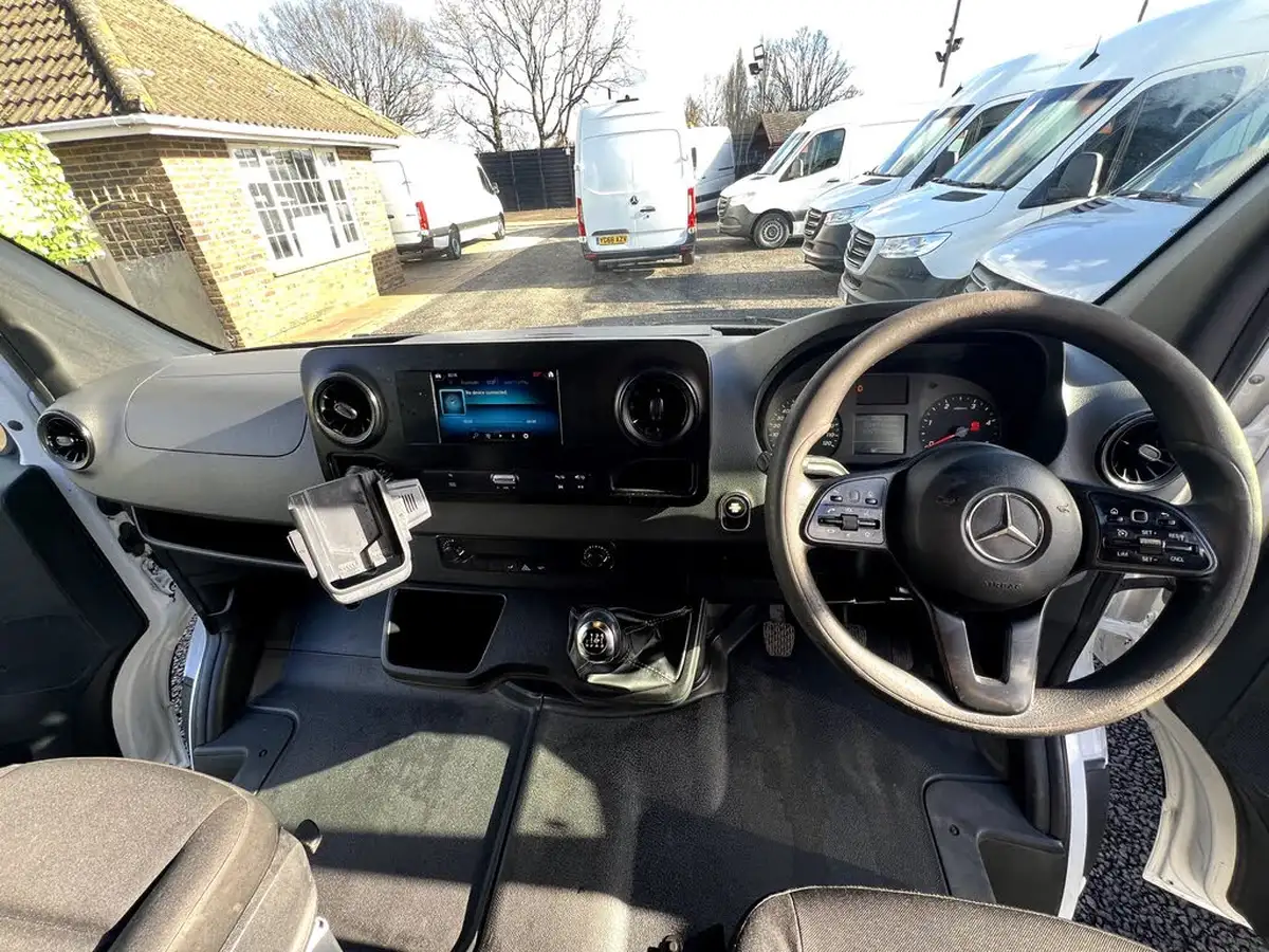 2018-mercedes-benz-sprinter-21cdi-311-l2h1-panel-van-rwd-eco-gear-360-big-18