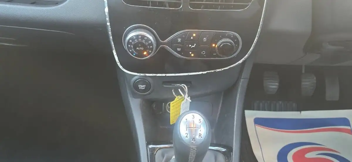 2015-renault-clio-09-dynamique-s-big-33