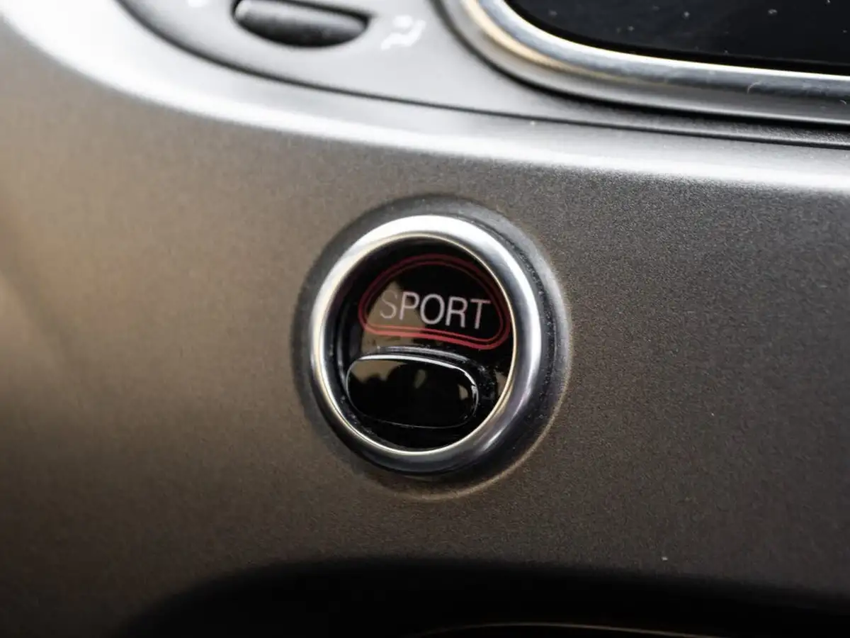 2021-abarth-595c-14-tjet-turismo-big-35