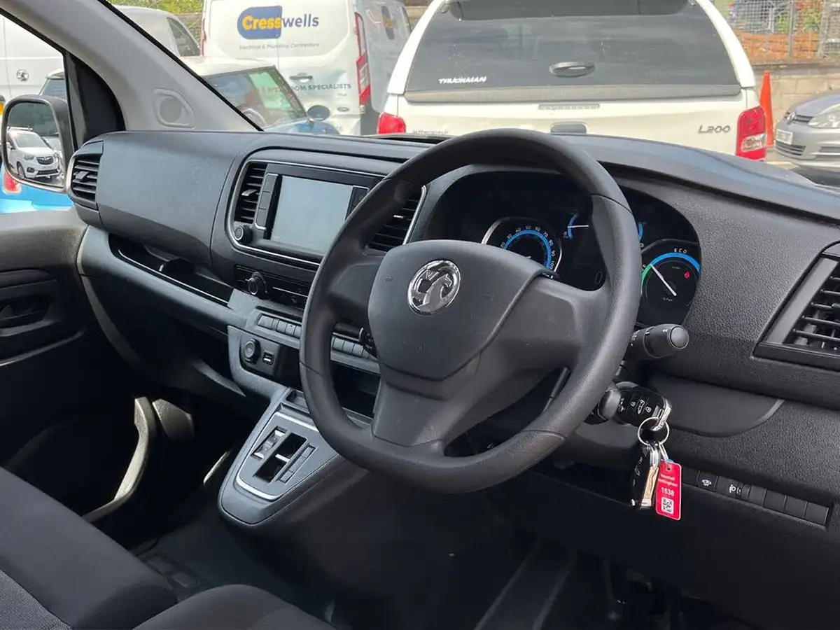 2023-vauxhall-vivaro-e-3100-75kwh-l1h1-prime-panel-van-big-4