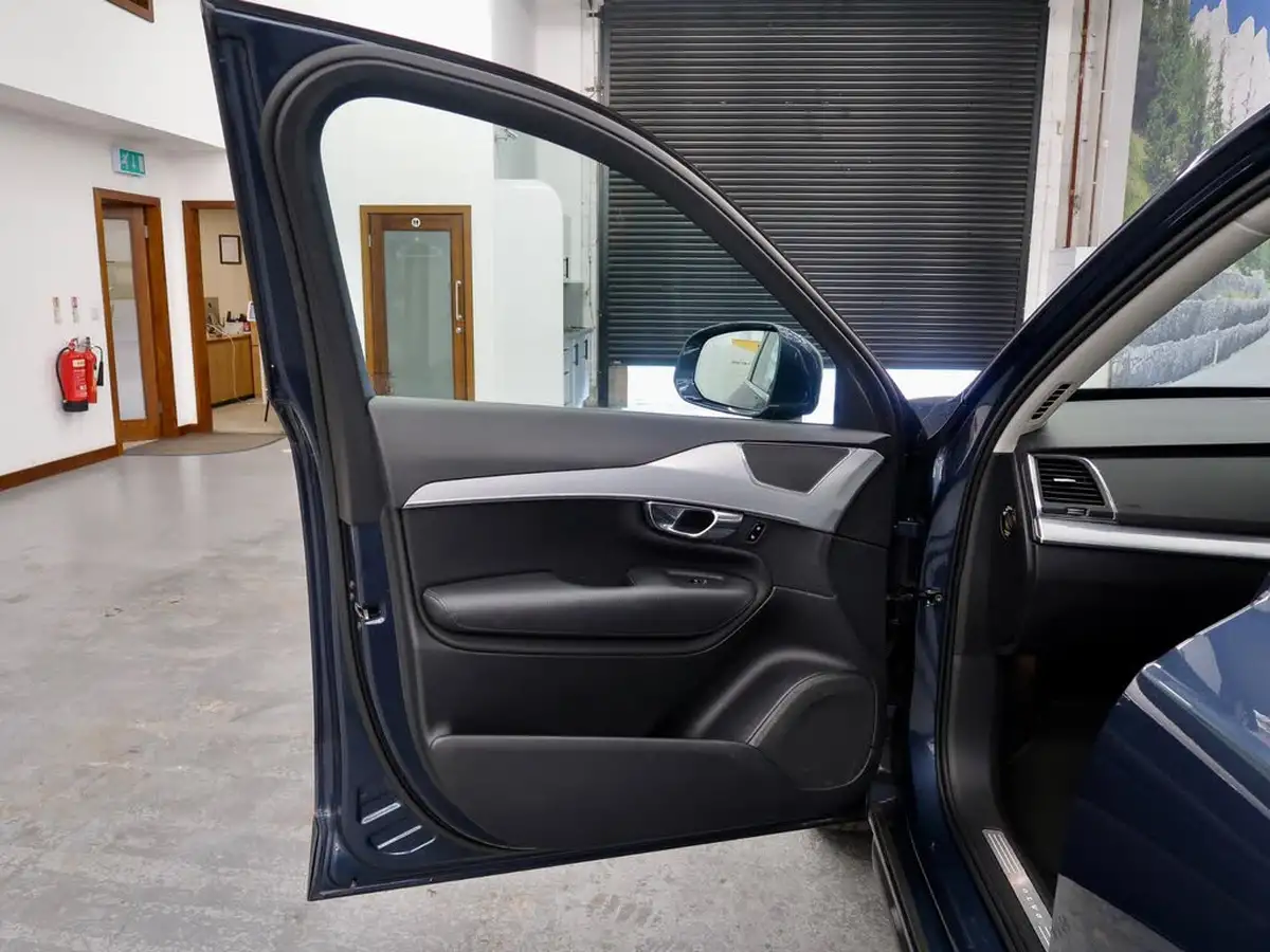 2018-volvo-xc90-20td-d5-momentum-awd-big-10