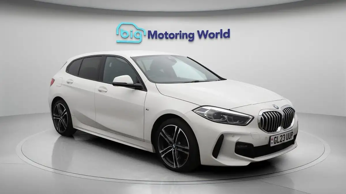2023-bmw-1-series-15-118i-m-sport-lcp-dct-big-1