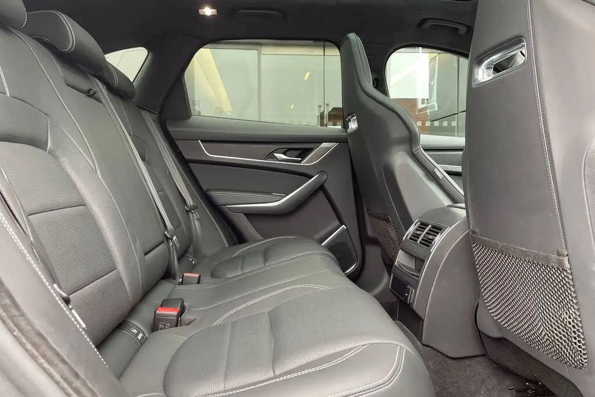 2023-jaguar-f-pace-20-p250-r-dynamic-hse-black-big-32