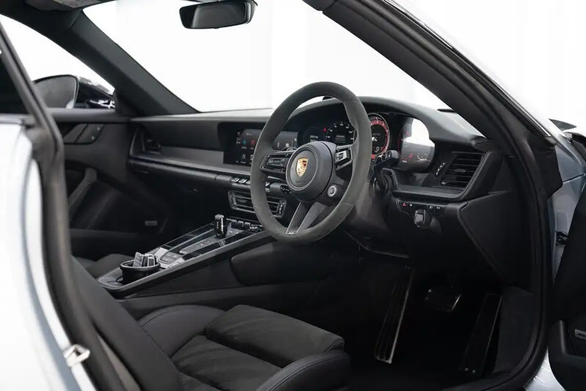 2022-porsche-911-30-carrera-gts-coupe-big-3