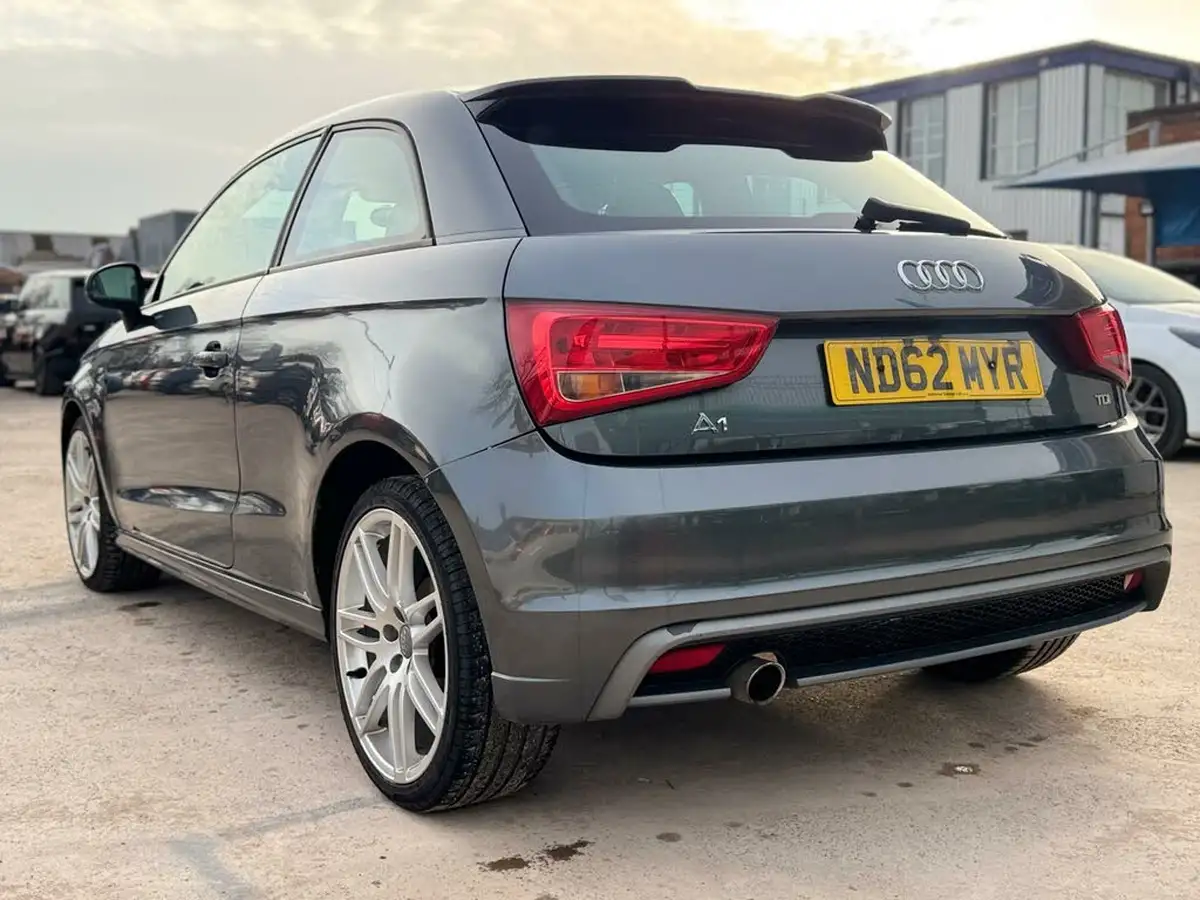 2013-audi-a1-16td-s-line-hatchback-3d-big-13