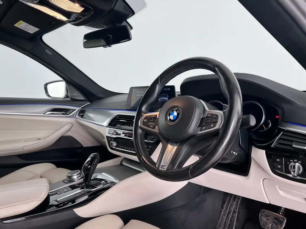 2017-bmw-5-series-20-530i-m-sport-saloon-4d-big-12