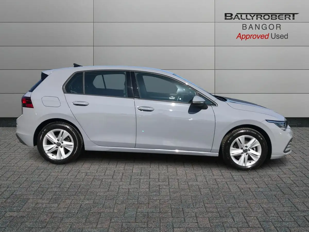 2024-volkswagen-golf-10-tsi-life-hatchback-big-8