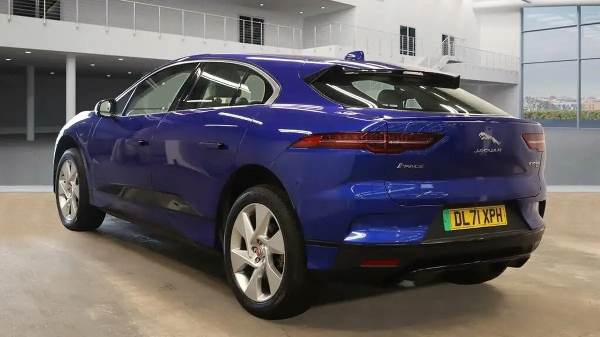 2022-jaguar-i-pace-ev400-se-big-2