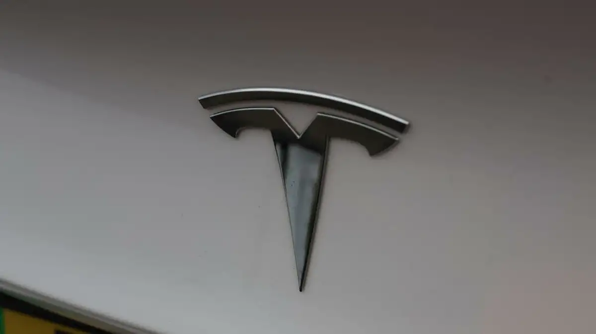 2021-tesla-model-3-e-standard-plus-big-19