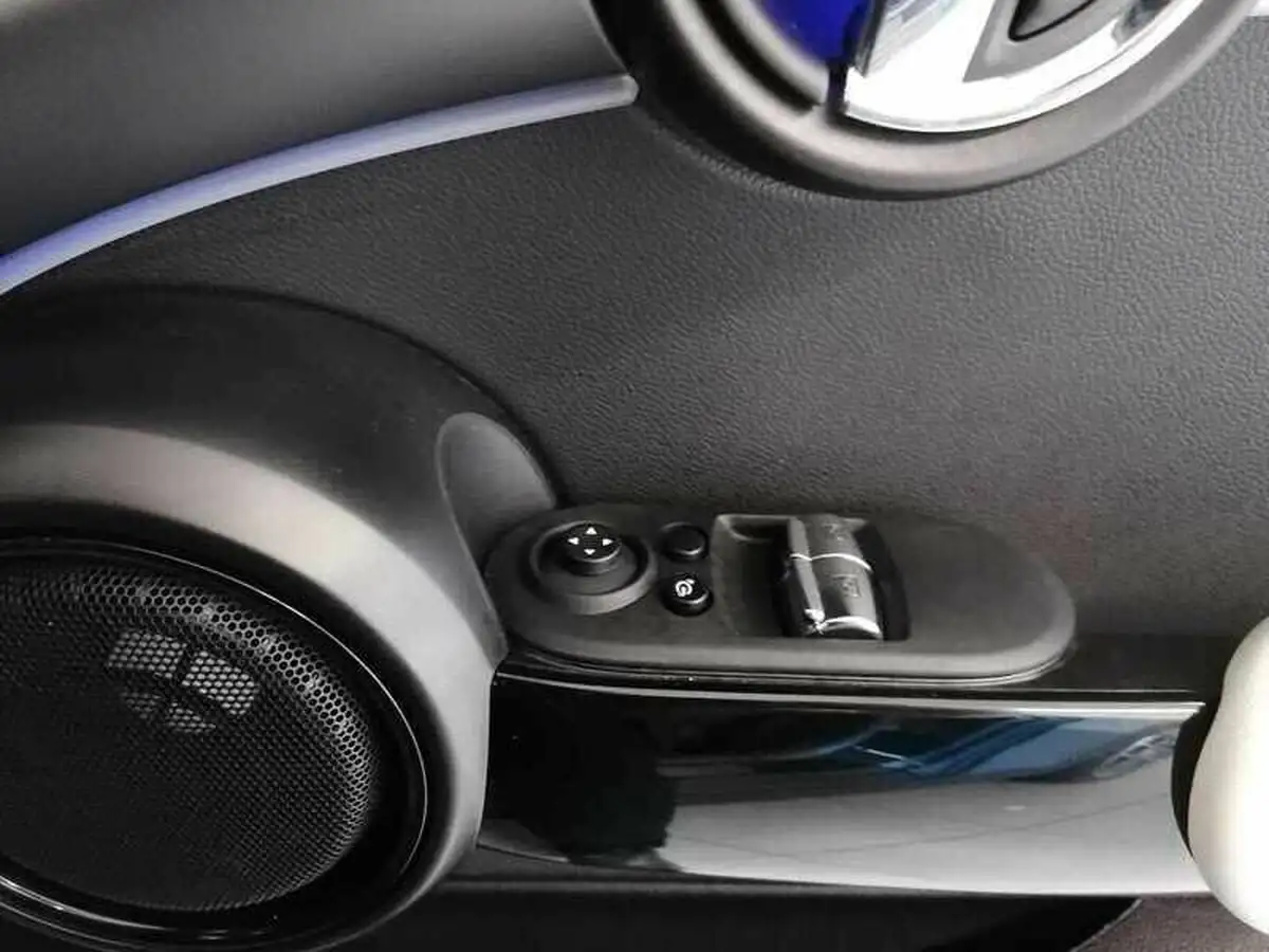 2021-mini-cooper-e-cooper-s-collection-edition-big-33