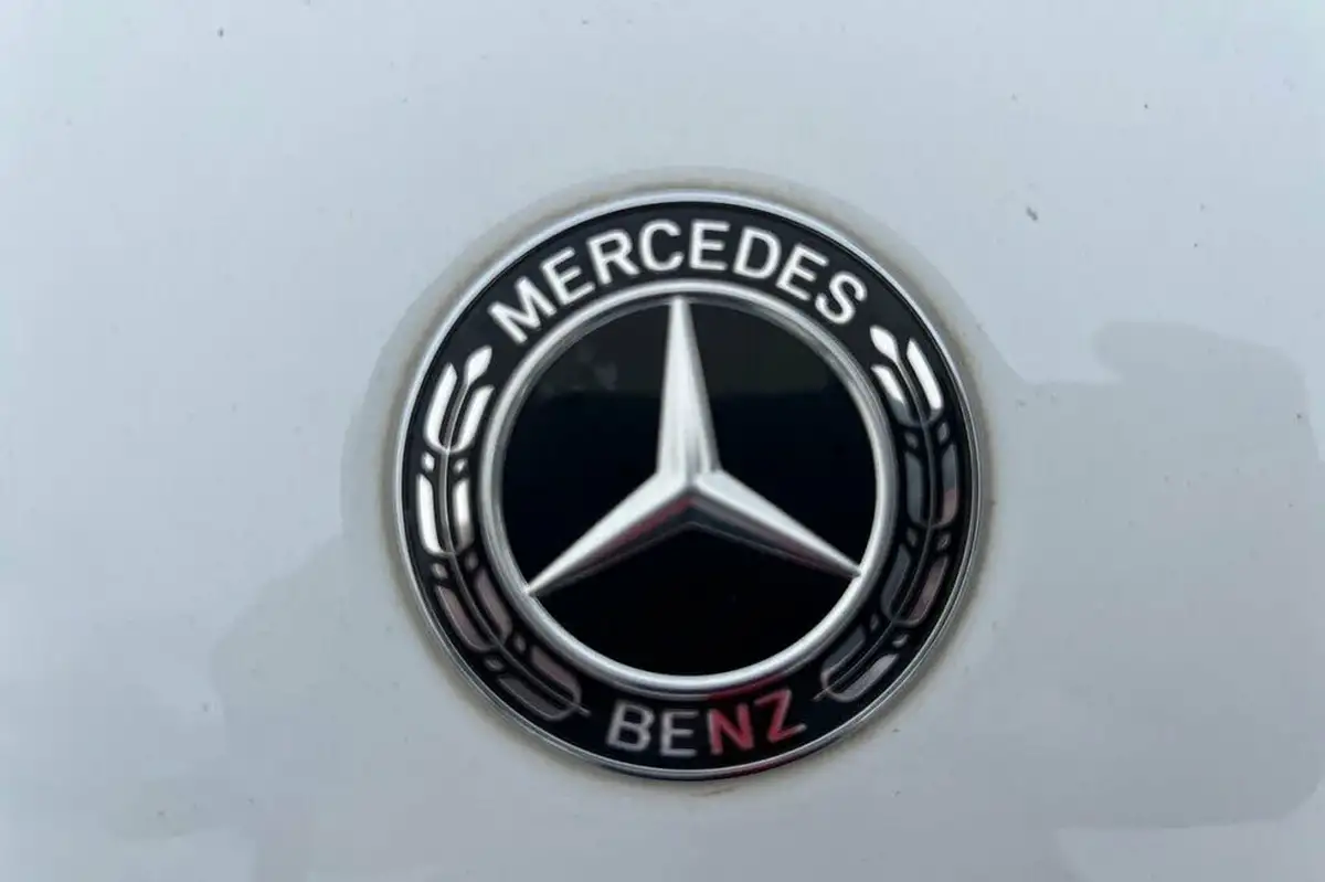 2018-mercedes-benz-glc-class-21d-glc220d-sport-ss-station-wagon-5d-big-31