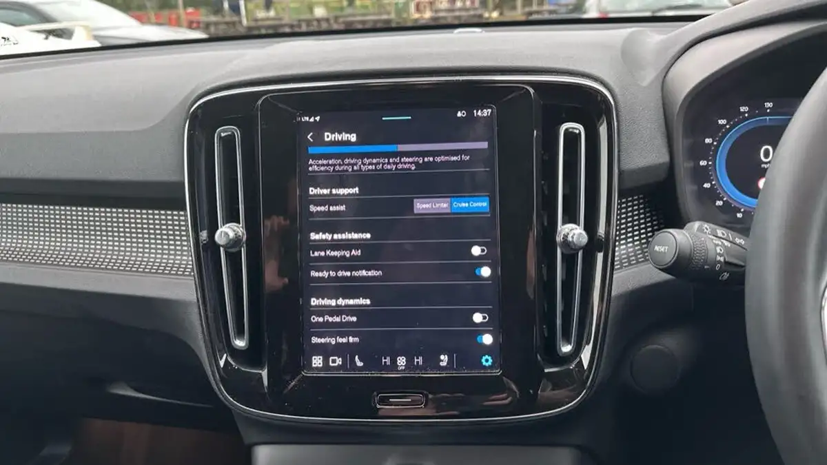 2022-volvo-xc40-e-recharge-plus-228bhp-big-30