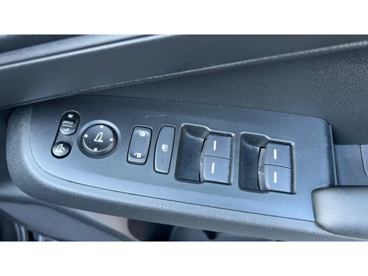 2023-honda-hr-v-15-i-mmd-elegance-big-18